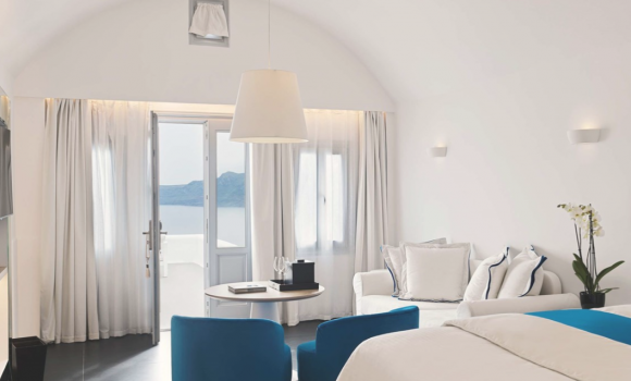 Люкс для молодят з гідромасажною ванною під відкритим небом