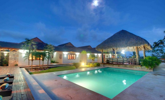 Ocean front four bedroom villa