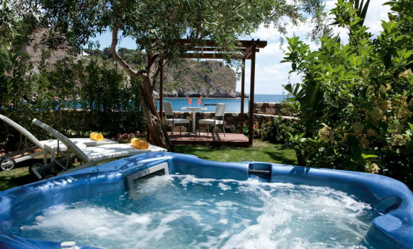 Делюкс з видом на море з джакузі.