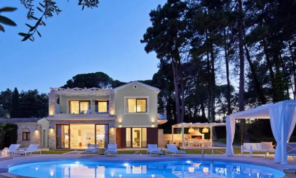 Deluxe Three Bedroom Villa Private Pool Beachfront