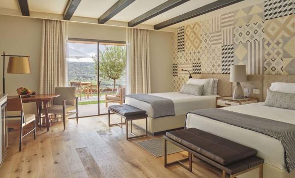 Deluxe Double Queen Room with Valley View