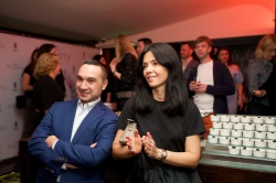 Яна PROPERTY партія та b-hush Signature