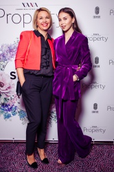 Яна Розкішна туристична вечірка та підпис в ресторані b-hush