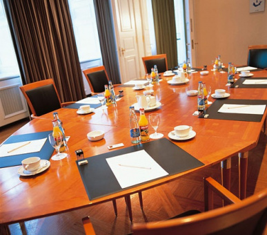 Фото Hotel Taschenbergpalais Kempinski 9