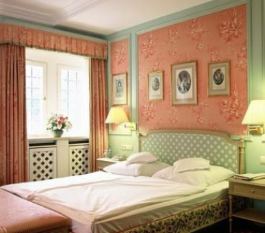 Картинка Schlosshotel Kronberg 2 Фото Schlosshotel Kronberg 2