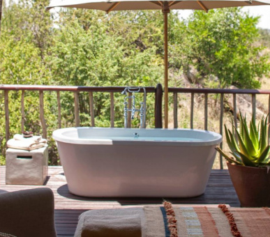 Фото Four Seasons Safari Lodge (Танзания, Национальный парк Серенгети) 31