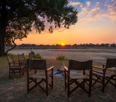 Картинка Luangwa River Lodge (Замбия, Национальный парк Южная Луангва) 15 Фото Luangwa River Lodge (Замбия, Национальный парк Южная Луангва) 15