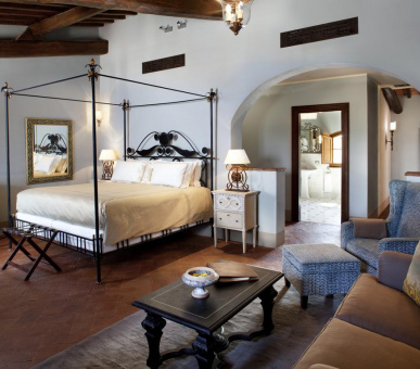 Картинка Castello di Casole 3 Фото Castello di Casole 3