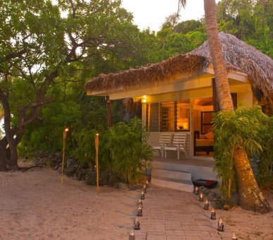 Фото Castaway Island Resort 5