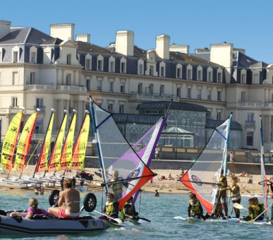 Фото Le Grand Hotel des Thermes (Франция, Сен-Мало) 8