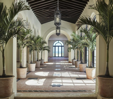 Фото Four Seasons Hotel at he Surf Club 17