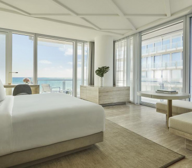 Фото Four Seasons Hotel at he Surf Club 7