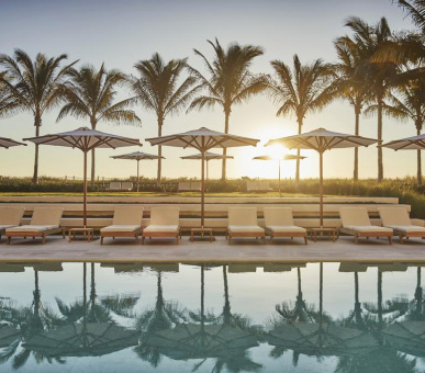 Фото Four Seasons Hotel at he Surf Club 16