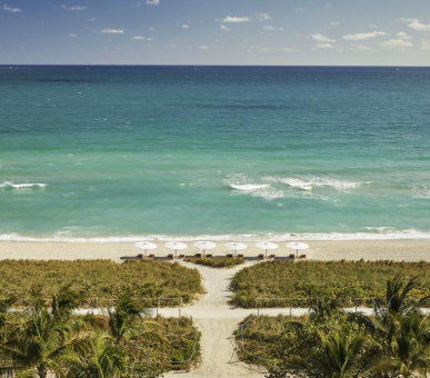 Фото Four Seasons Hotel at he Surf Club 19