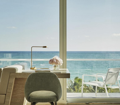 Фото Four Seasons Hotel at he Surf Club 13