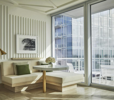 Фото Four Seasons Hotel at he Surf Club 10