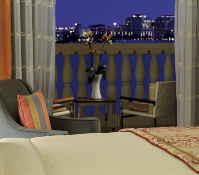 Картинка The Ritz Carlton Abu Dhabi Grand Canal (ОАЭ, Абу-Даби) 5 Фото The Ritz Carlton Abu Dhabi Grand Canal (ОАЭ, Абу-Даби) 5