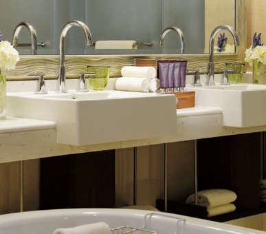 Картинка The Ritz Carlton Abu Dhabi Grand Canal (ОАЭ, Абу-Даби) 3 Фото The Ritz Carlton Abu Dhabi Grand Canal (ОАЭ, Абу-Даби) 3