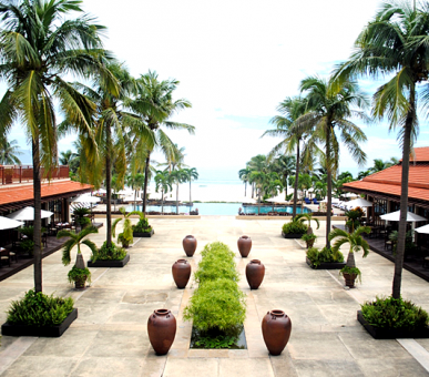 Фото Furama Resort Danang (Вьетнам, Дананг) 3