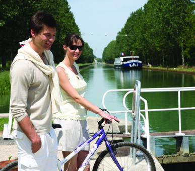 Картинка Belmonde Afloat in France | Бургундия, Франция (Круизы, Речные круизы) 33 Фото Belmonde Afloat in France | Бургундия, Франция (Круизы, Речные круизы) 33