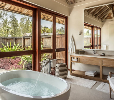 Фото Four Seasons Resort Seychelles at Desroches Island 26