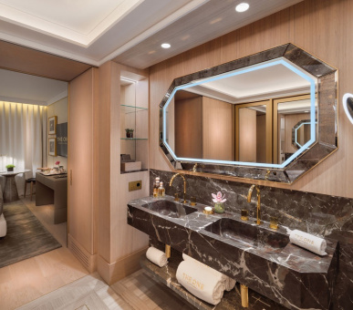 Картинка The One 25 Фото The One 25