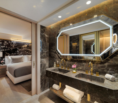 Картинка The One 17 Фото The One 17