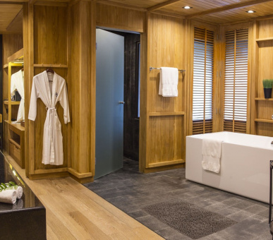 Фото Hilton Bora Bora Nui Resort  19