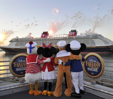 Картинка Лайнер Disney Fantasy (Круизы, Disney Cruise Line) 5 Фото Лайнер Disney Fantasy (Круизы, Disney Cruise Line) 5