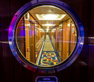 Фото Лайнер Disney Magic (Круизы, Disney Cruise Line) 3