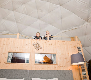 Фото Whitepod Hotel (Швейцария, Монте) 2