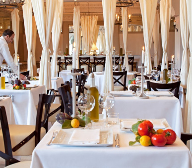 Фото Majestic Barriere (Франция, Канн) 10