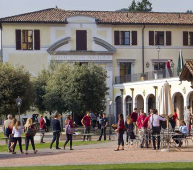 Фото TASIS - The American School in Switzerland (Швейцария, Школы) 1