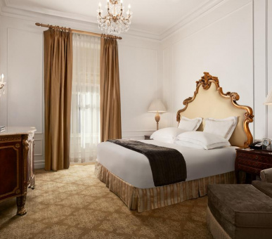 Картинка The Plaza 3 Фото The Plaza 3