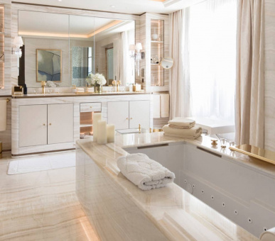 Фото Four Seasons Hotel George V, Paris 21