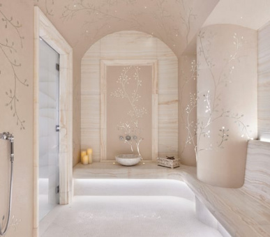 Фото Four Seasons Hotel George V, Paris 47