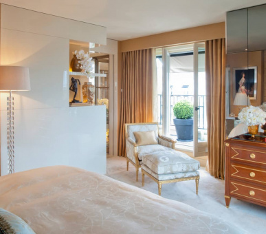 Фото Four Seasons Hotel George V, Paris 3