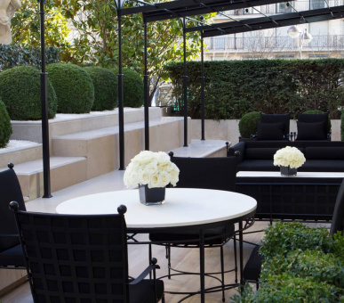 Фото Four Seasons Hotel George V, Paris 33