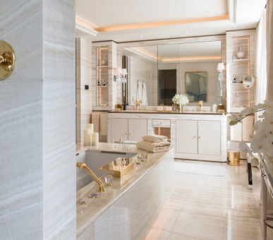 Фото Four Seasons Hotel George V, Paris 20