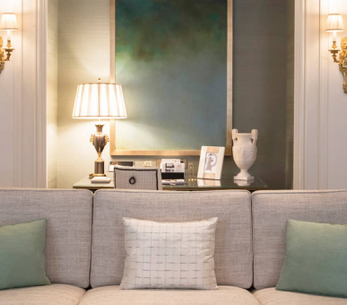 Фото Four Seasons Hotel George V, Paris 29