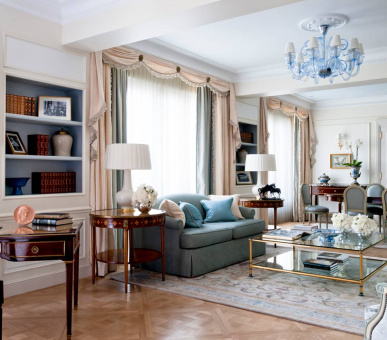 Фото Four Seasons Hotel George V, Paris 10