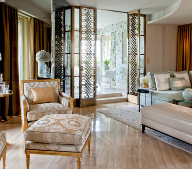 Фото Four Seasons Hotel George V, Paris 5