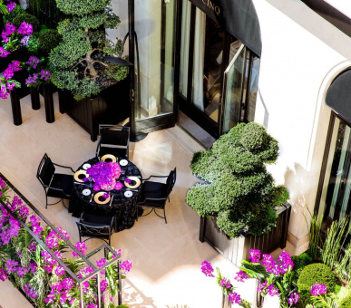 Фото Four Seasons Hotel George V, Paris 45