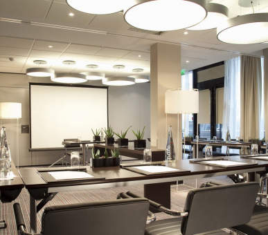 Фото Renaissance Arc De Triomphe  (Франция, Париж) 4