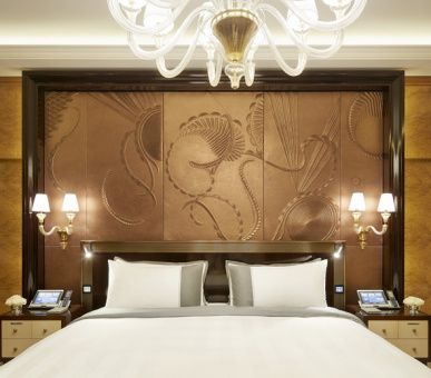 Фото The Peninsula Paris (Франция, Париж) 45