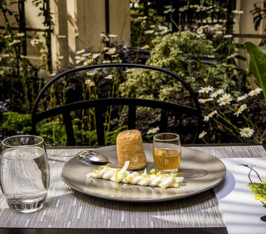 Фото Sofitel Paris Le Faubourg 19