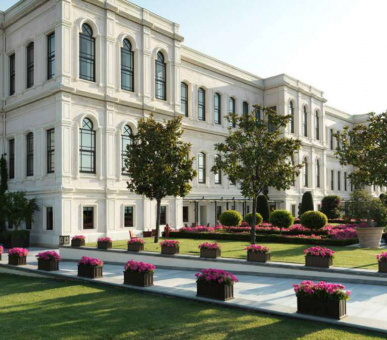 Фото Four Seasons Hotel Istanbul at Bosphorus 1