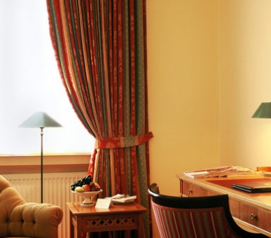 Фото Hotel Hessischer Hof 3