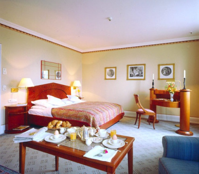 Фото Hotel Hessischer Hof 4