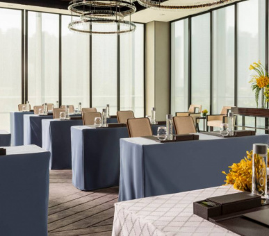 Фото Four Seasons Hotel Shanghai Pudong (Китай, Шанхай) 19